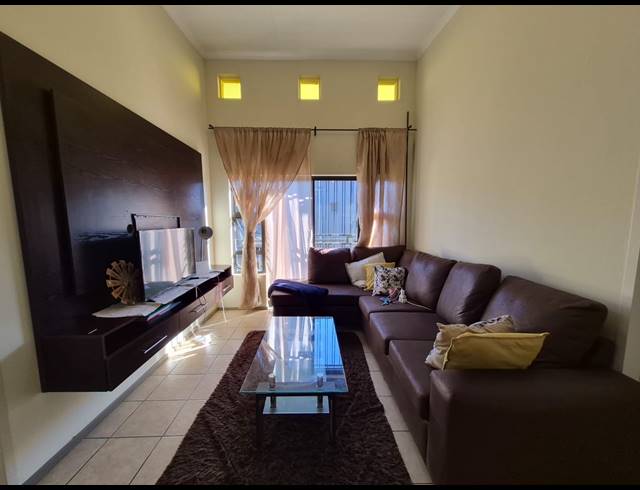 2 BEDROOM APARTMENT FOR SALE IN RYNFIELD